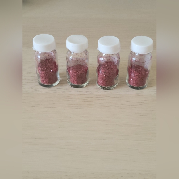 LIPSTICK - Picture 2 of 2